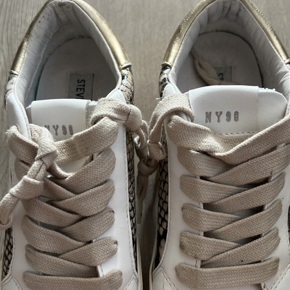 Steve Madden sneakers - Picture 8 of 9